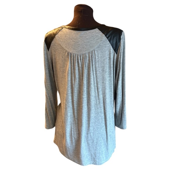 NYDJ Gray/White/Black Faux Leather Accent Raglan L/S Top, Womens size Large - Picture 10 of 11